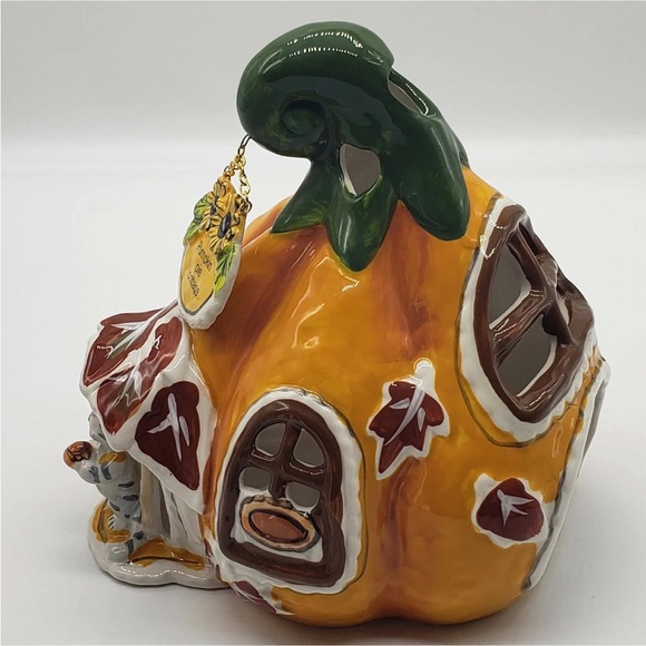 Blue Sky Clayworks Halloween Pumpkin Pie Cottage - Picture 2 of 4